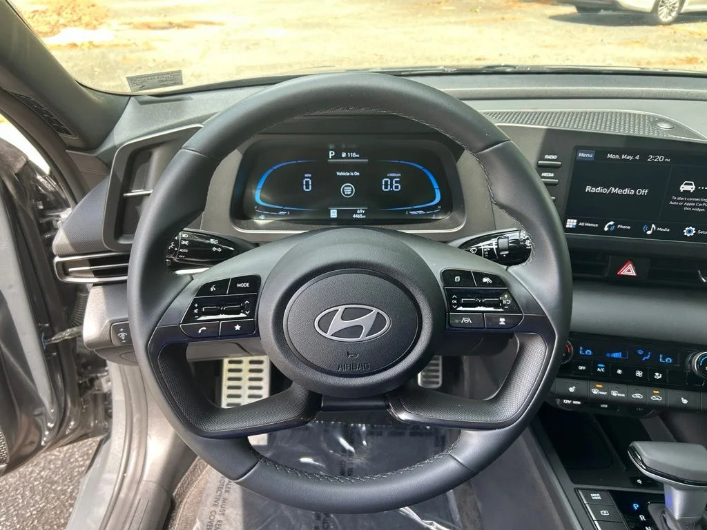 Used 2026 Gray Hyundai SEL Sport image 21