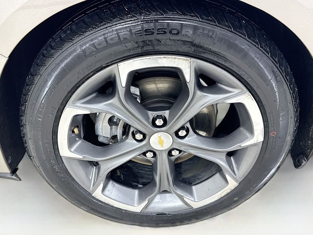 Used 2024 Mineral Gray Metallic Chevrolet LT image 38
