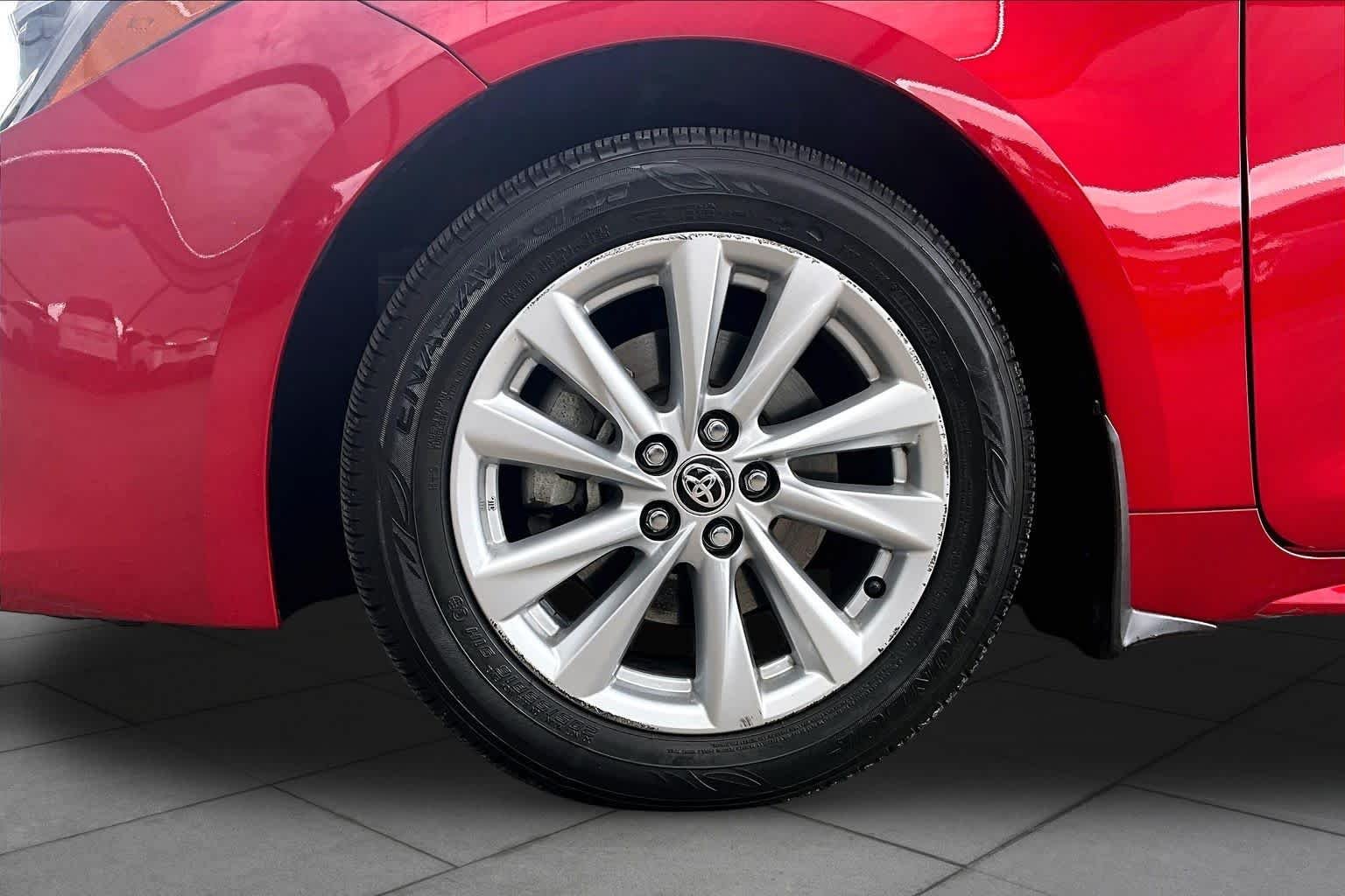 Used 2025 Finish Line Red/Midnight Black Metallic Toyota SE image 11