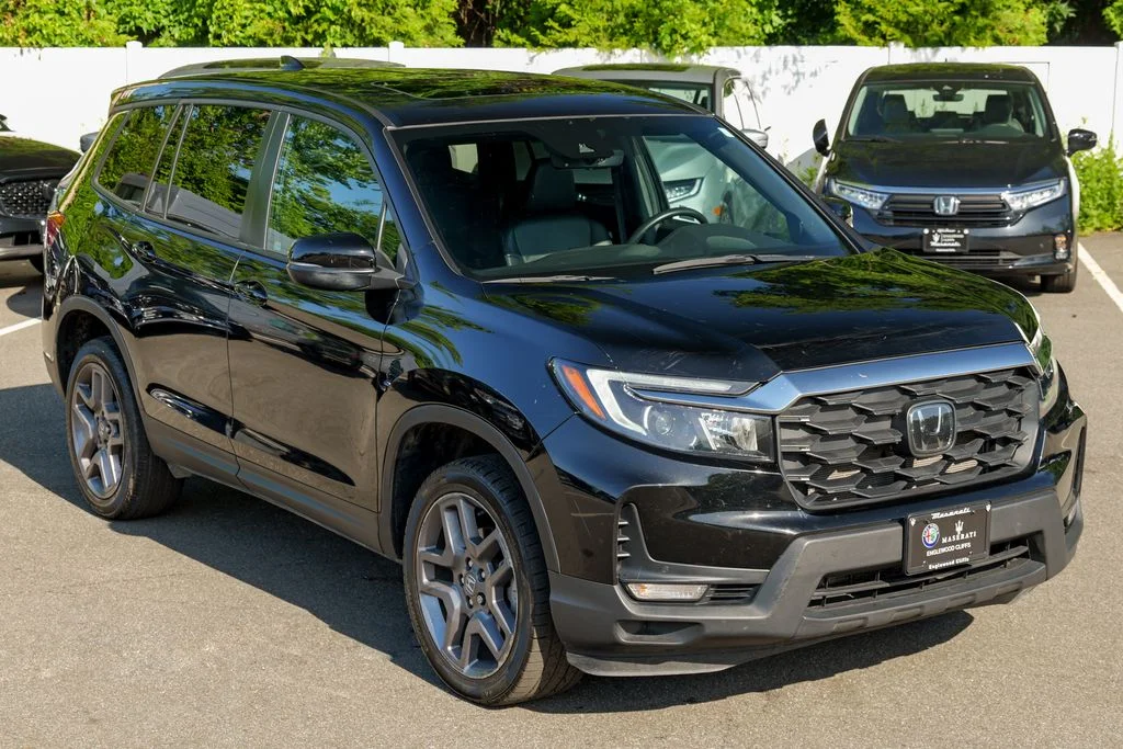 Used 2023 Black Honda EX-L image 9