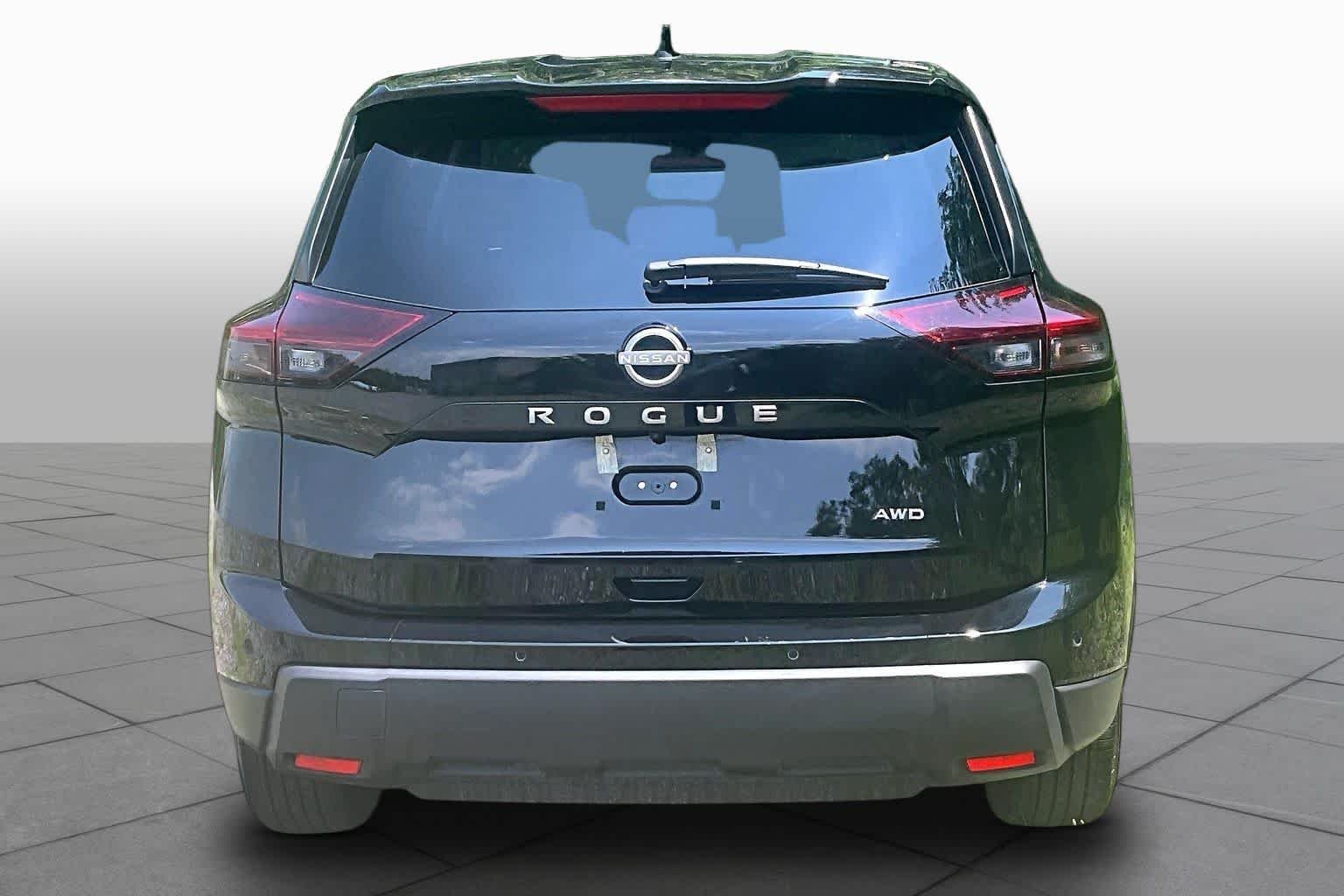 Used 2026 Super Black Nissan SV image 5