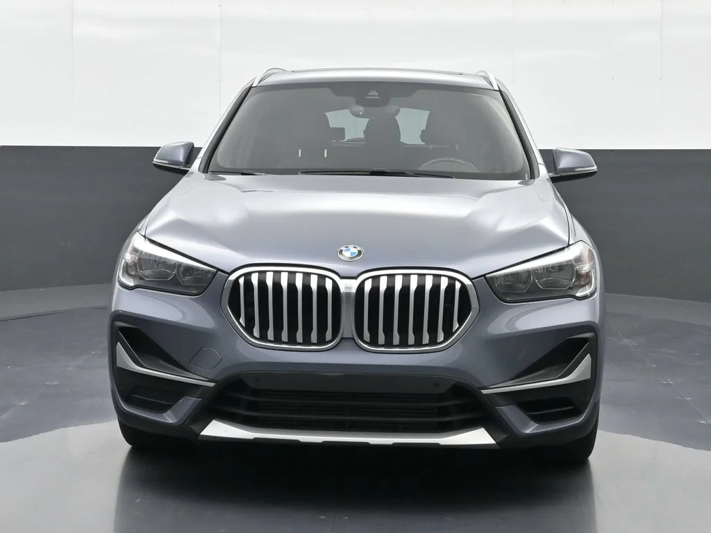 Used 2021  BMW sDrive28i image 6