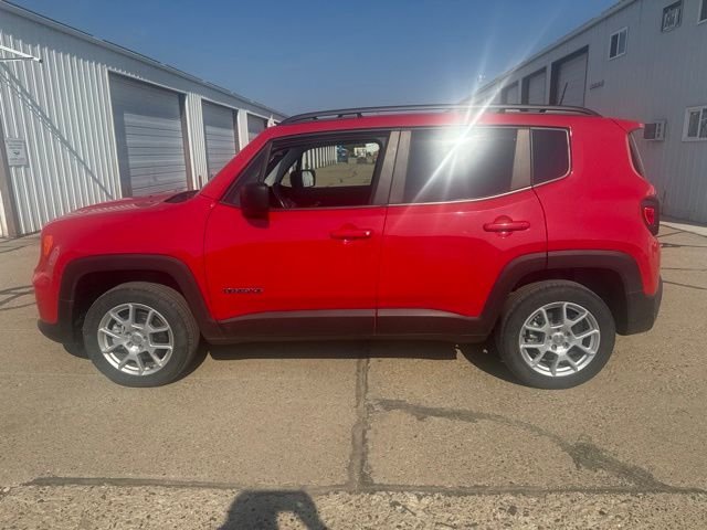Used 2023 Red Jeep Latitude image 7