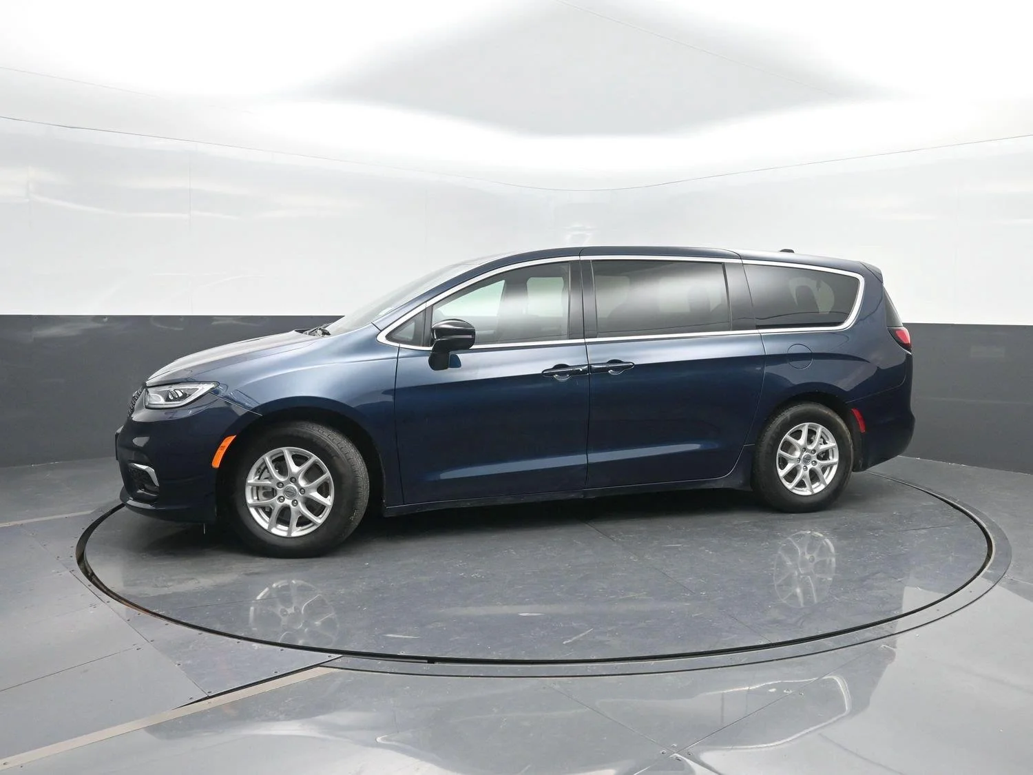 Used 2024 Fathom Blue Pearlcoat Chrysler Touring image 38