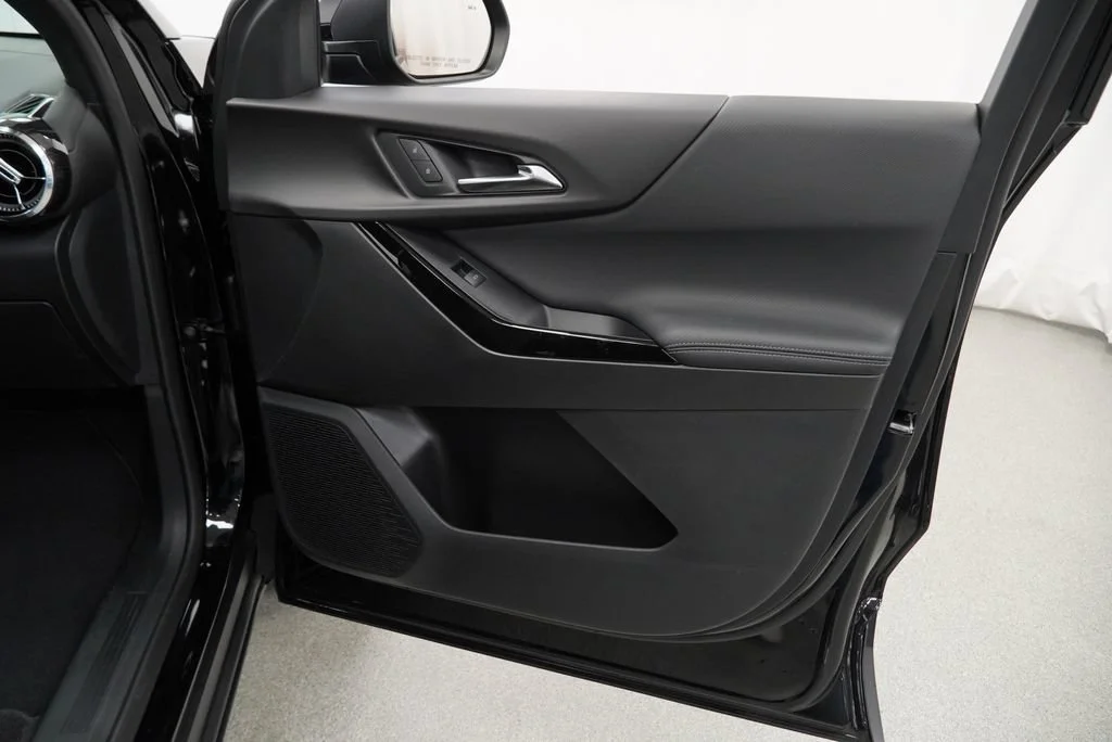 2027 Chevrolet Equinox LT - Photo 27