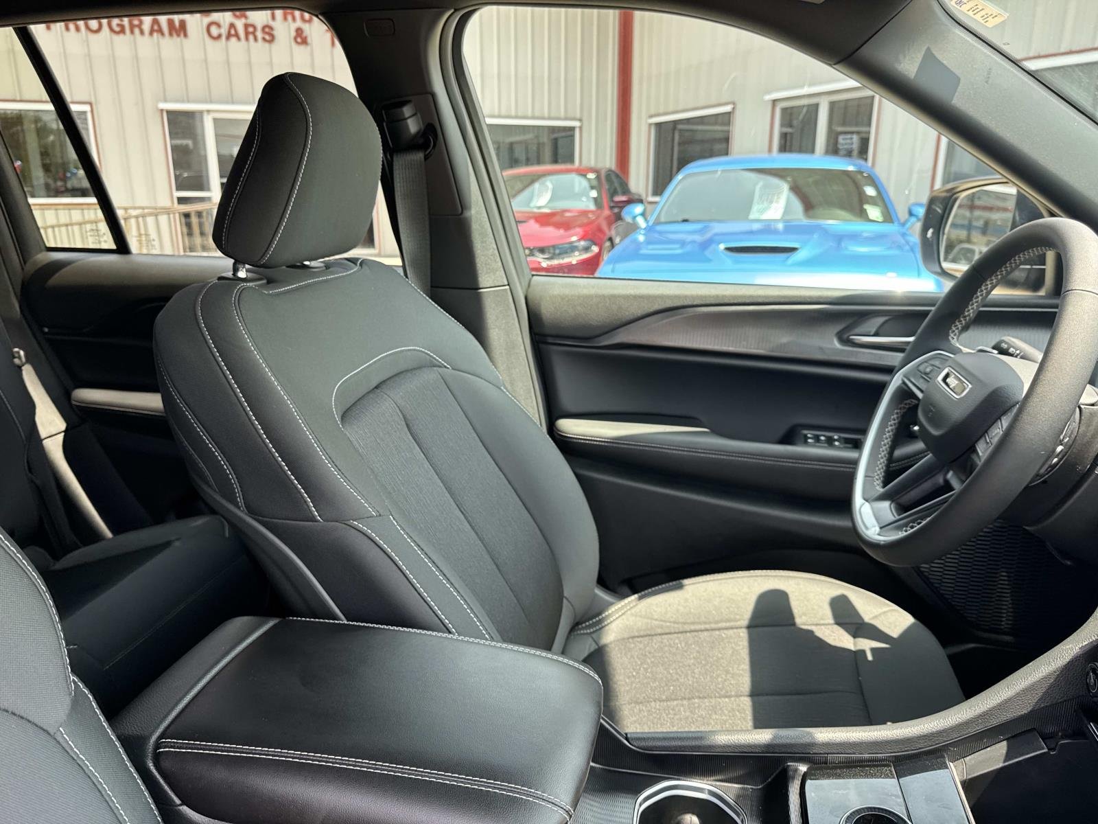 Used 2025 Black Jeep Laredo image 10