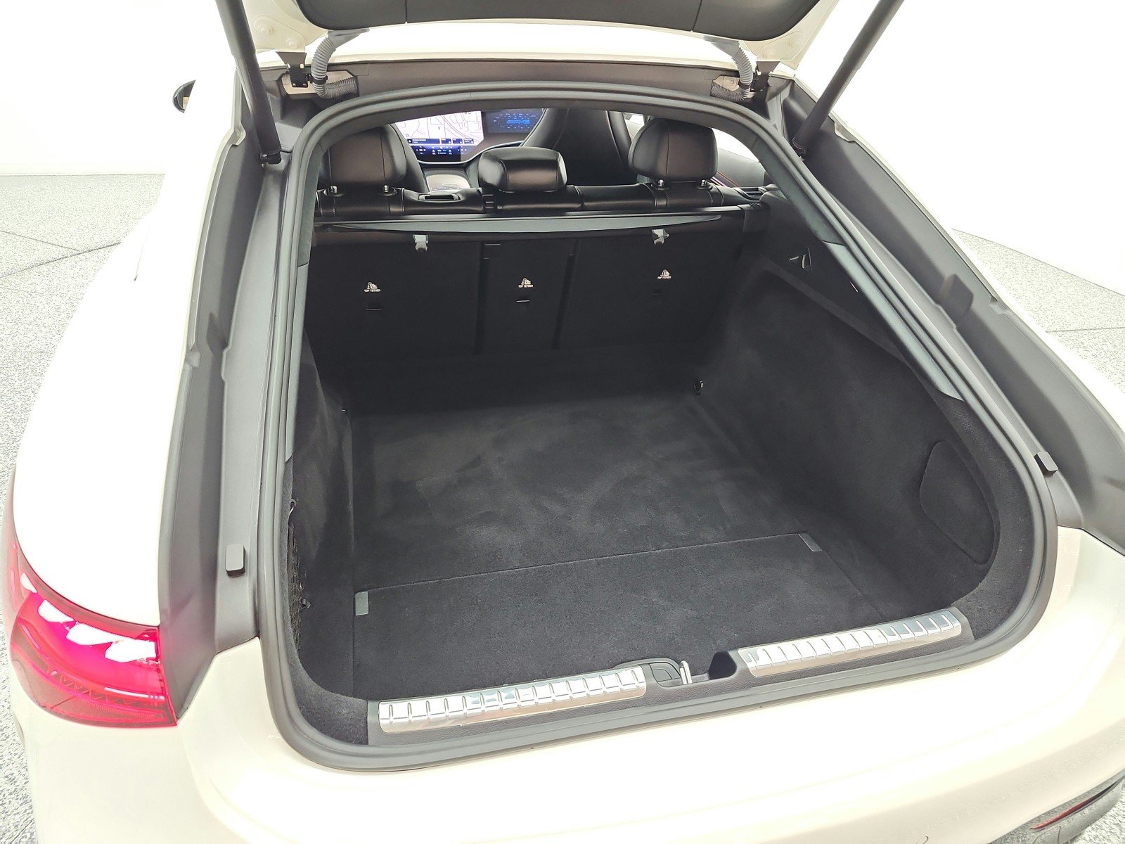 Certified Used 2023 MANUFAKTUR Diamond White Mercedes-Benz AMG® EQS 4MATIC+ Sedan image 21
