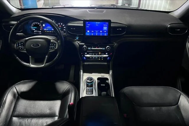 Used 2021 Black Ford Limited image 27