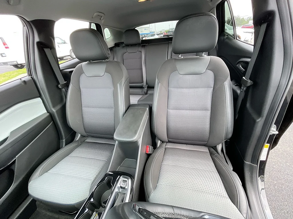 Used 2024 Mosaic Black Metallic Chevrolet LT image 19
