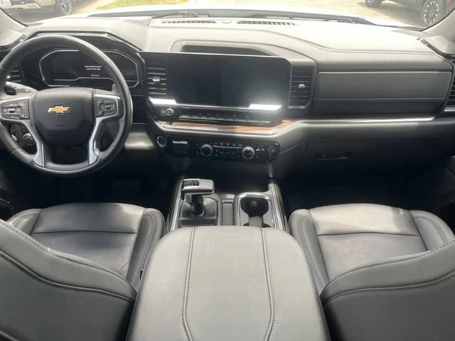 Used 2024 Summit White Chevrolet LT image 16