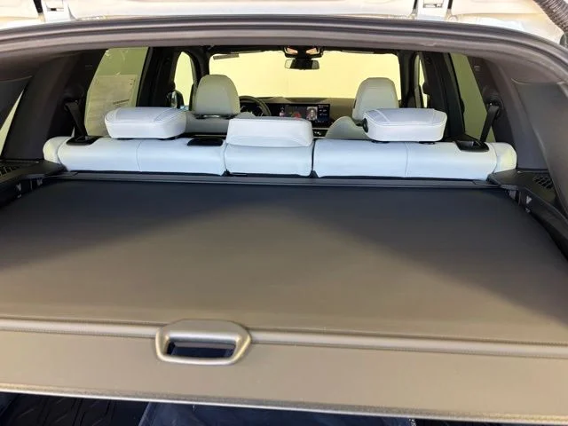 New 2026 Mineral White Metallic BMW xDrive40i image 41