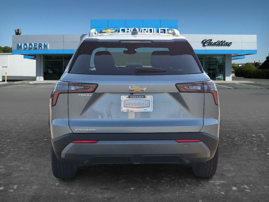 2027 Chevrolet Equinox LT - Photo 4
