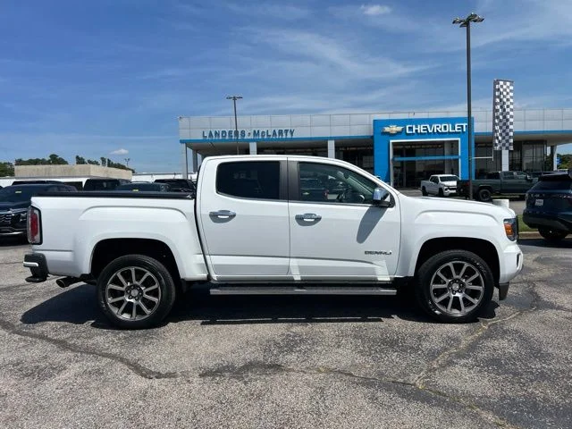 Used 2019 White GMC Denali image 2