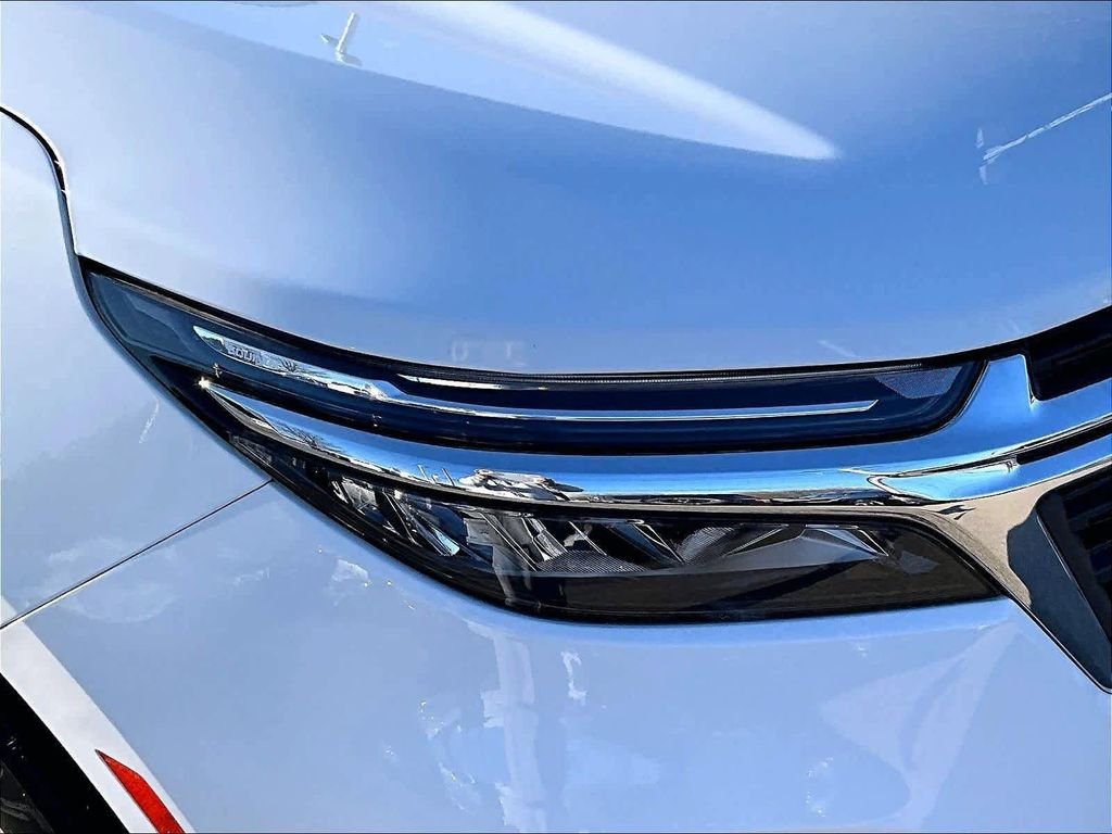 Used 2023 White Chevrolet LT image 29
