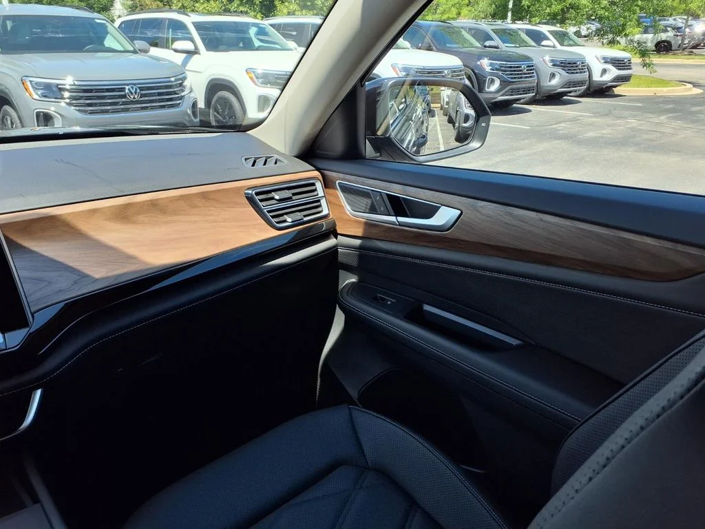 New 2026 Deep Black Pearl Volkswagen SE image 23