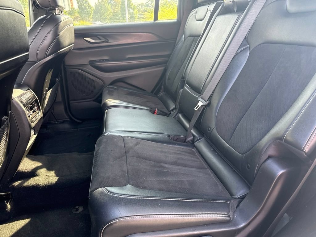Used 2023 Silver Jeep Altitude image 7