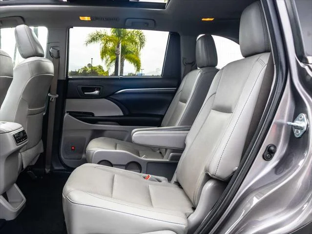 Certified Used 2017 PREDAWN GRAY MICA Toyota  image 21