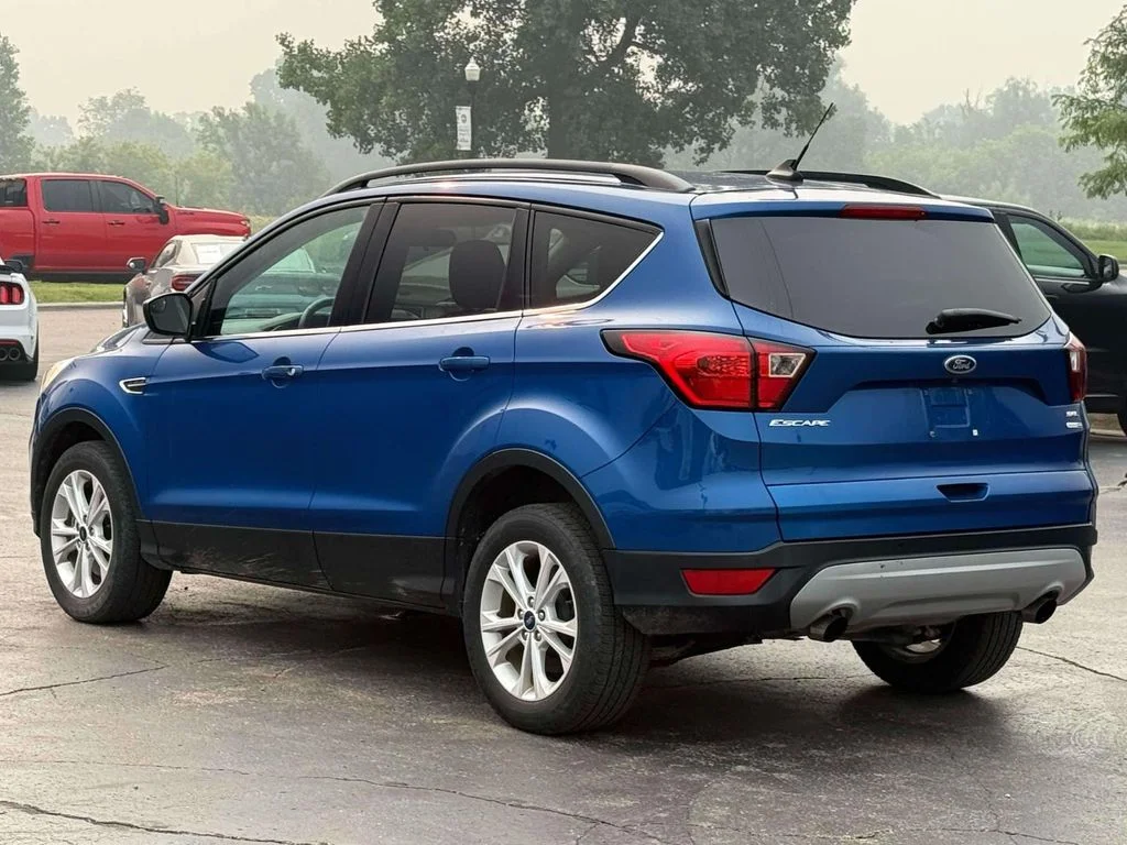 Used 2019 Blue Ford SEL image 8
