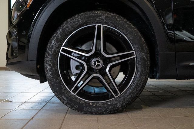 Used 2026 Black Mercedes-Benz GLB 250 image 7