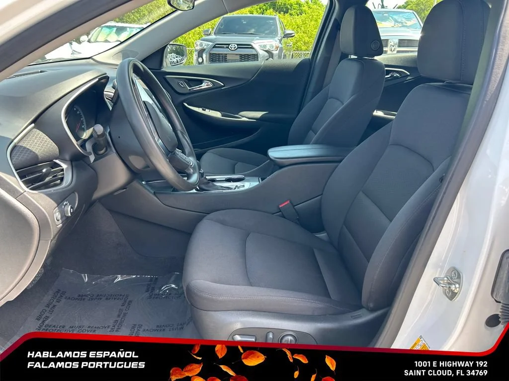 Used 2025 Summit White Chevrolet 1LT image 12
