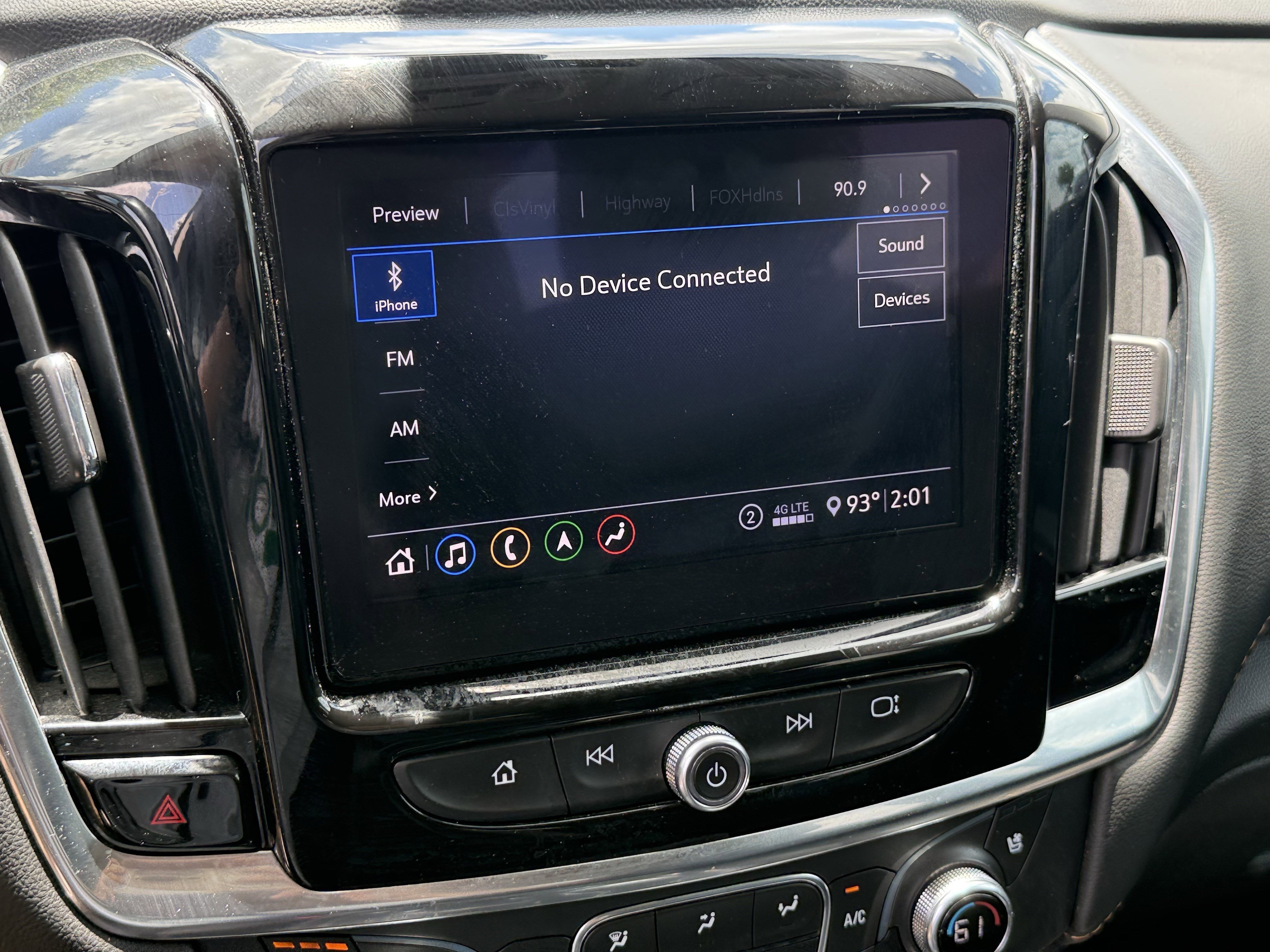 Used 2021 Silver Ice Metallic Chevrolet Premier image 19