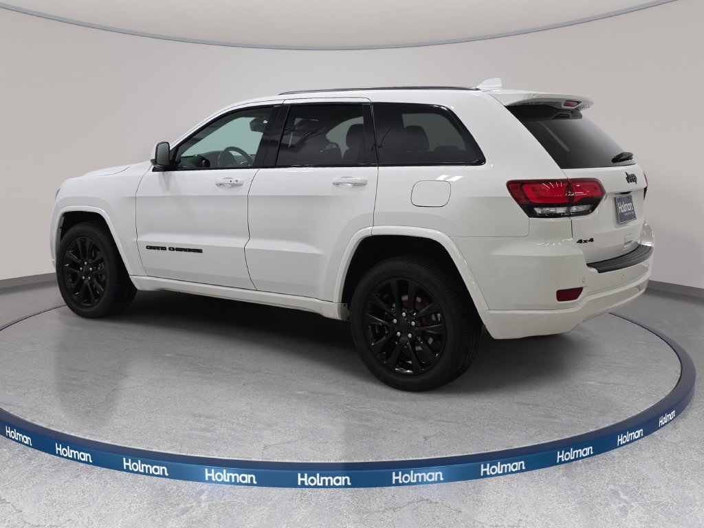 Used 2018 Bright White Clearcoat Jeep Altitude image 8
