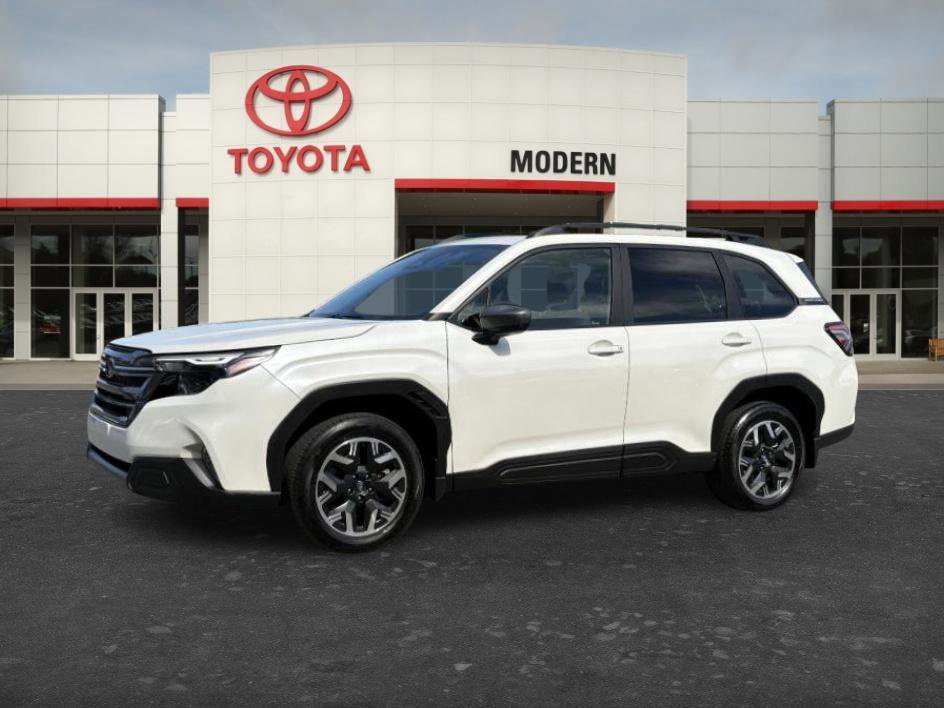 Used 2025 Crystal White Pearl Subaru Premium image 1