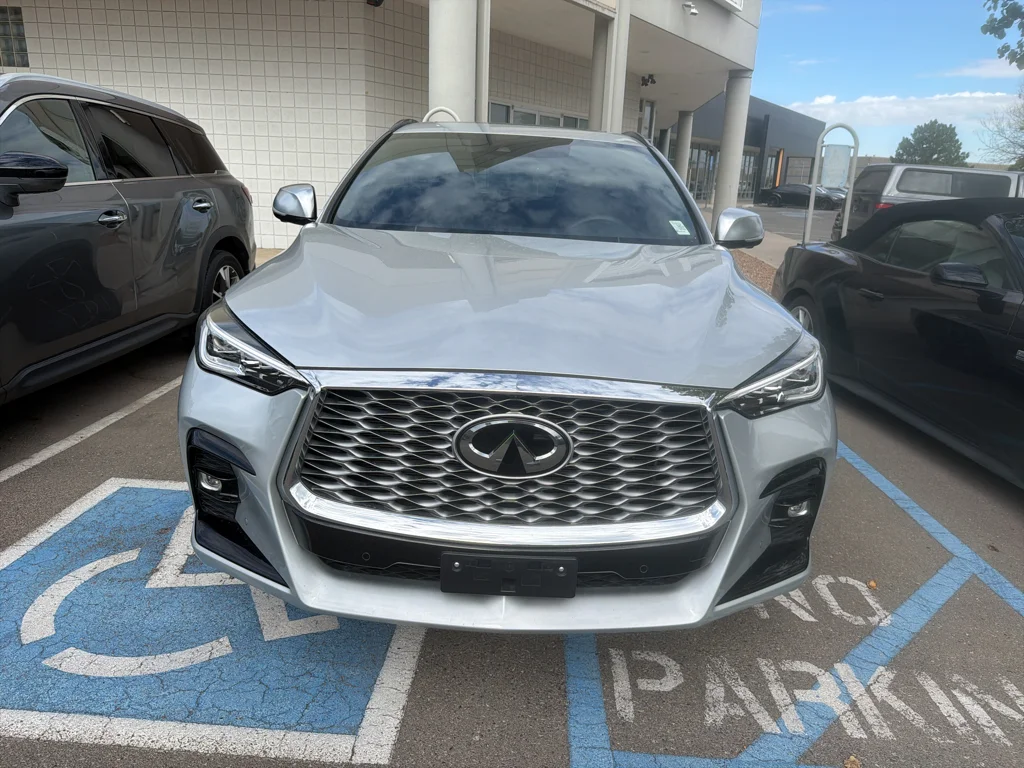 Used 2022 Liquid Platinum INFINITI ESSENTIAL image 2