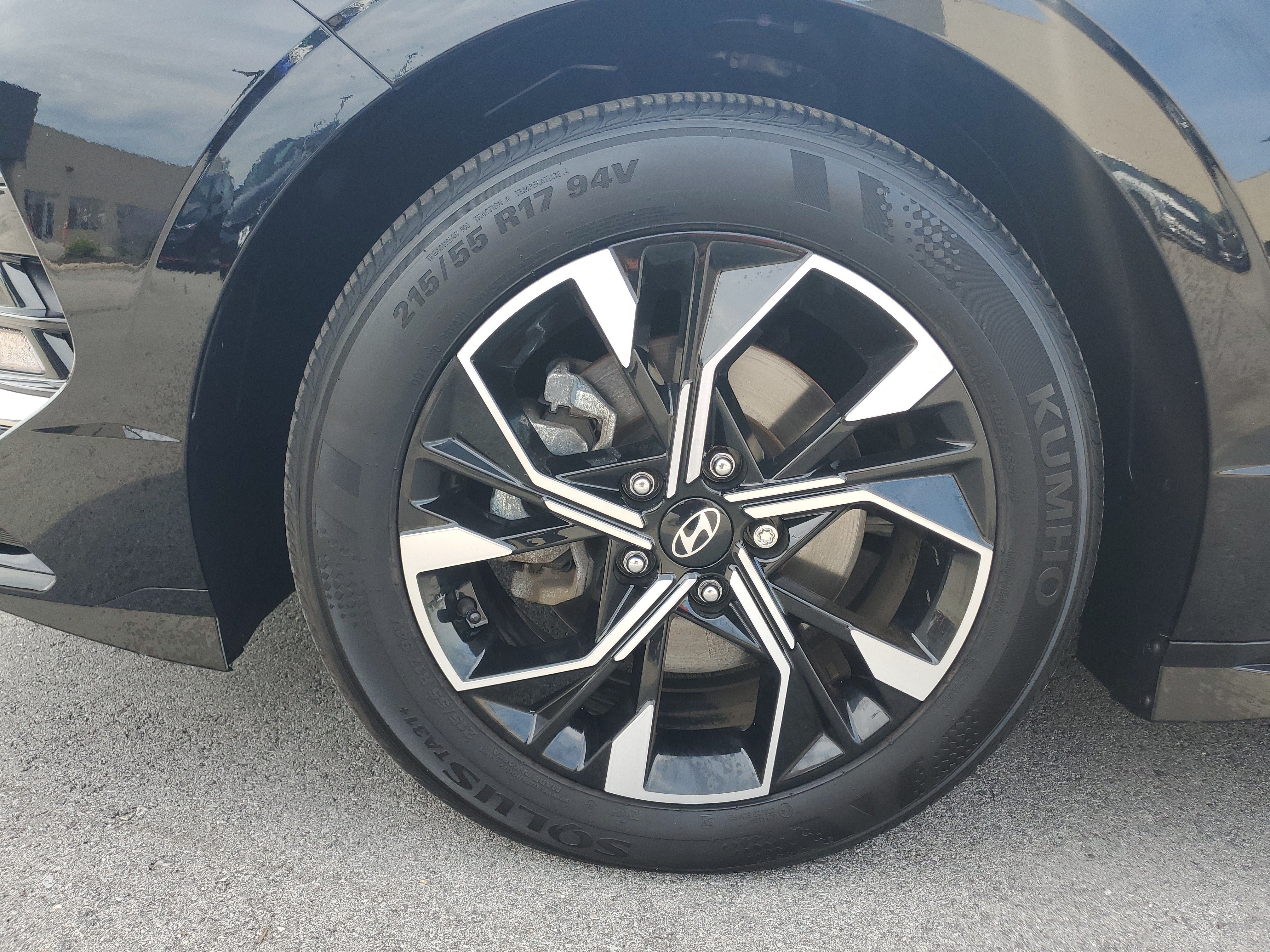 Used 2025 Abyss Black Hyundai SEL image 9