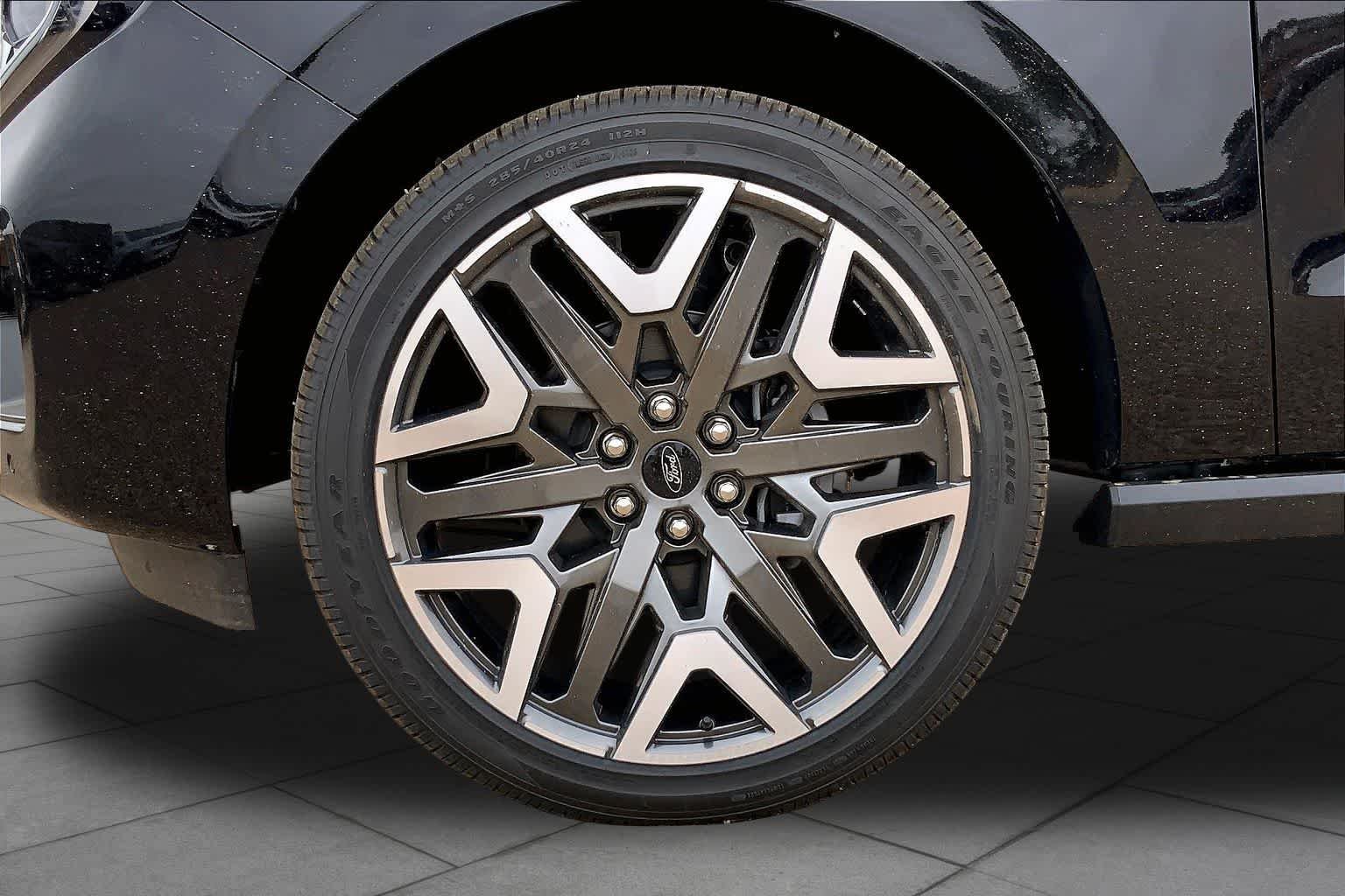 New 2026 Agate Black Metallic Ford MAX Platinum® image 11