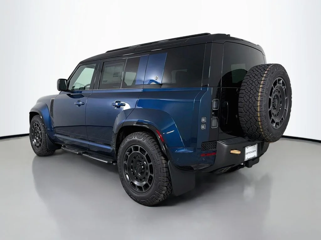 New 2026 Sargasso Blue Land Rover  OCTA image 7
