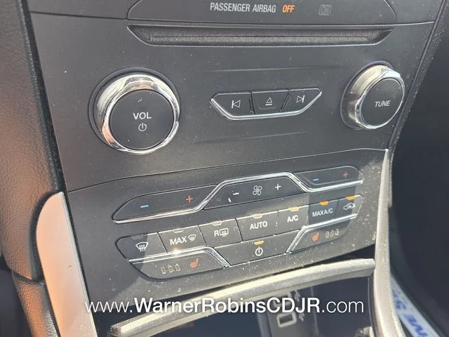 Used 2017 Gray Ford SEL image 24
