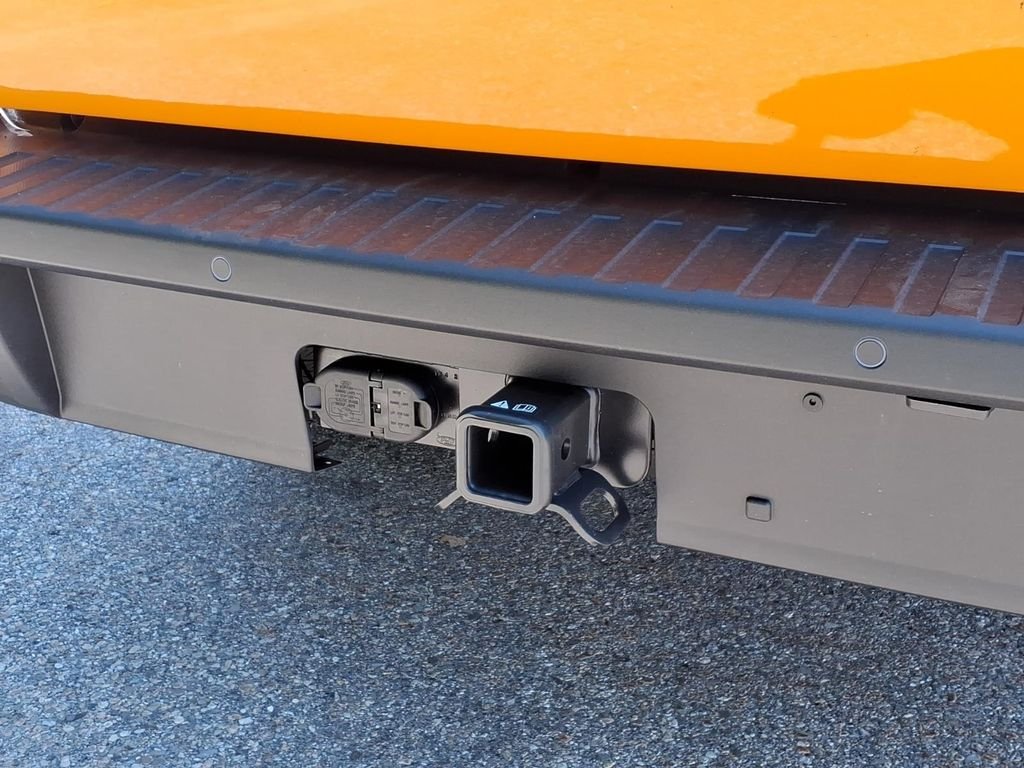 New 2026 Orange Fury Metallic Tri-Coat Ford XLT image 7