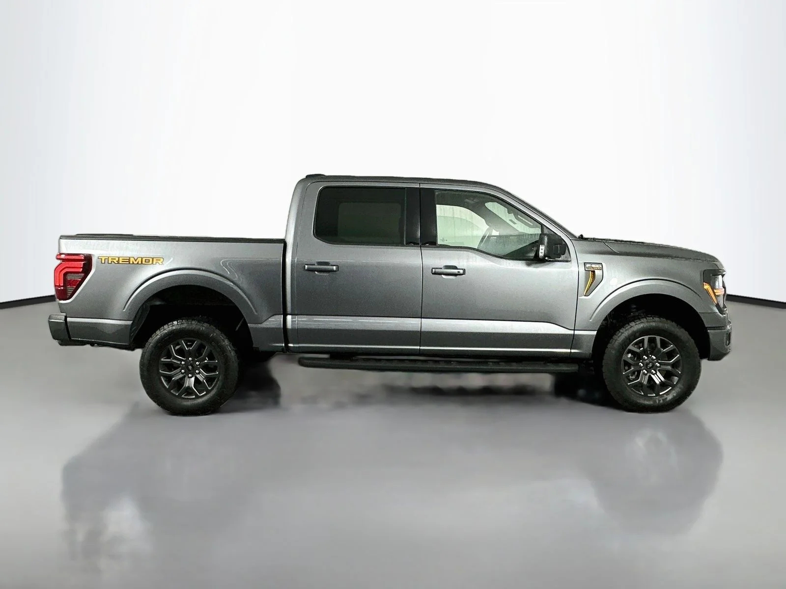 Used 2024 Carbonized Gray Metallic Ford Tremor image 9