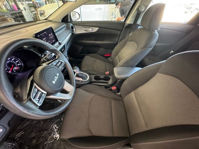 2024 Kia Forte LXS - Photo 28