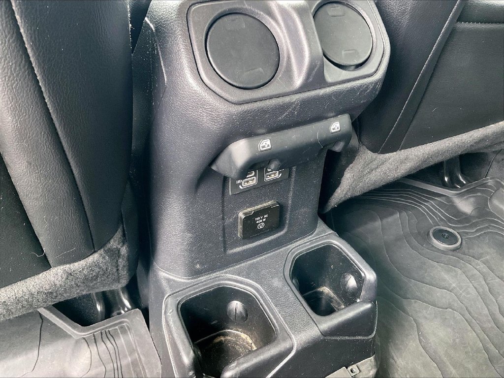Used 2022 Silver Zynith Clearcoat Jeep Overland image 25