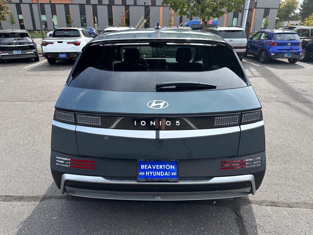 New 2027 Green Hyundai SE Standard Range image 5