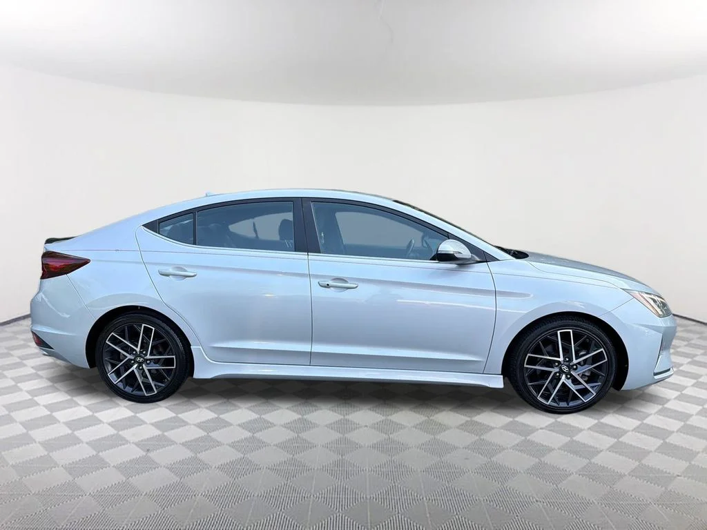 Used 2019 Silver Hyundai Sport image 4