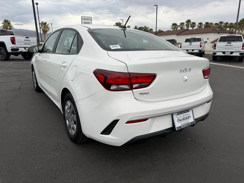 Used 2022 Clear White Kia LX image 5