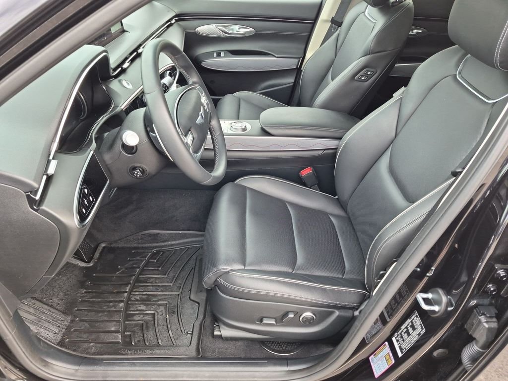 Used 2024 Black Genesis 2.5T image 10
