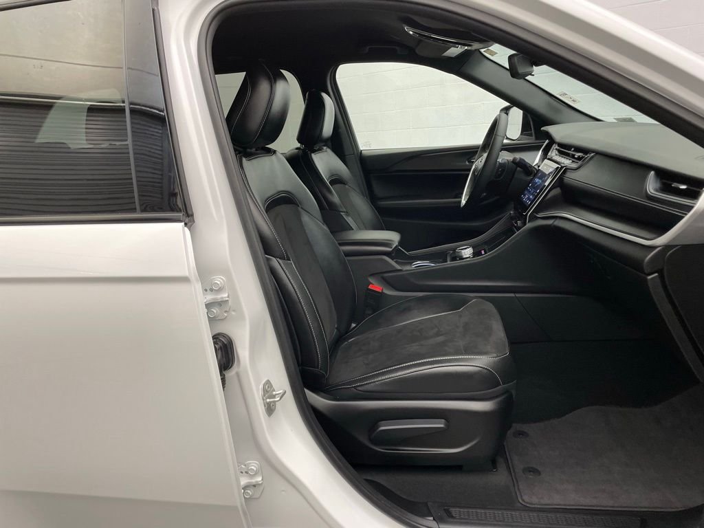 Certified Used 2023 White Jeep Altitude X image 21