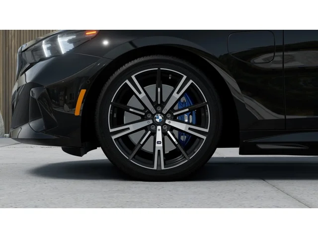 2027 BMW 5 Series 550e - Photo 7
