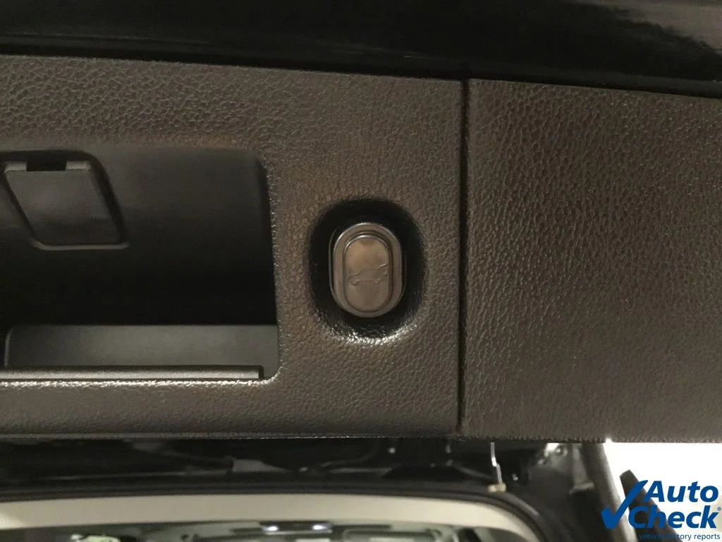 Used 2016 Black Chevrolet LT image 18