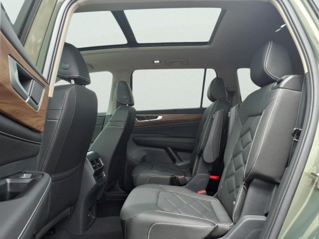 New 2026 Avocado Green Pearl Volkswagen SE w/Technology 4M image 12