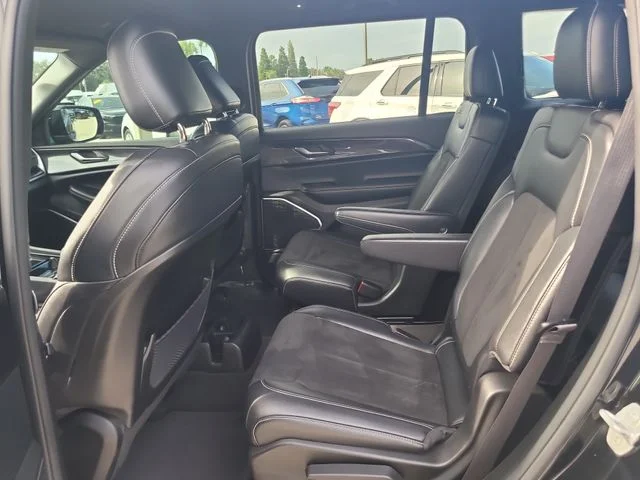 Used 2021 Black Jeep Altitude image 14