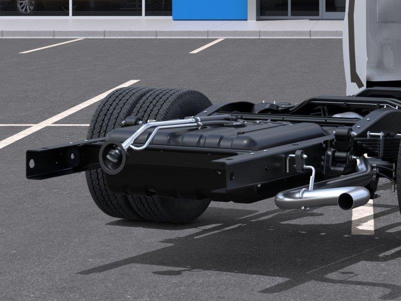 New 2025 Summit White Chevrolet 1WT image 14