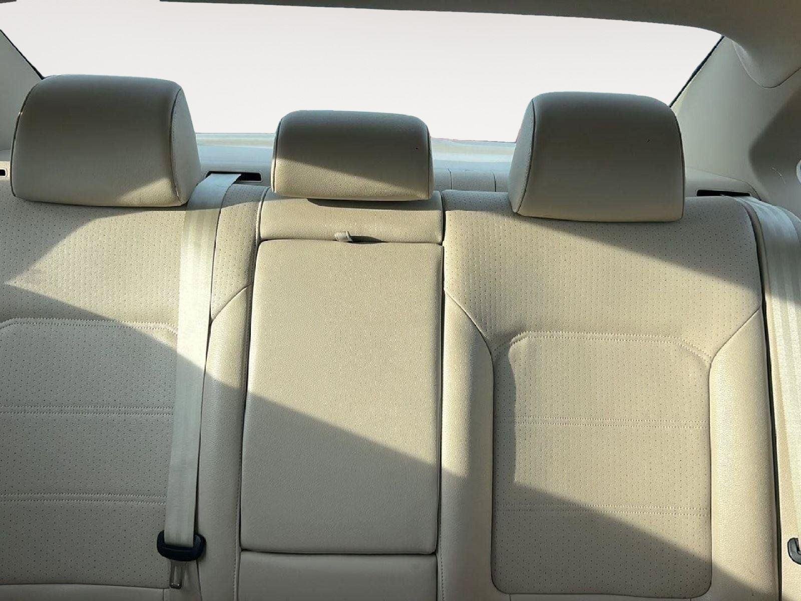 Used 2013 Candy White Volkswagen TDI SE w/Sunroof & Nav image 15