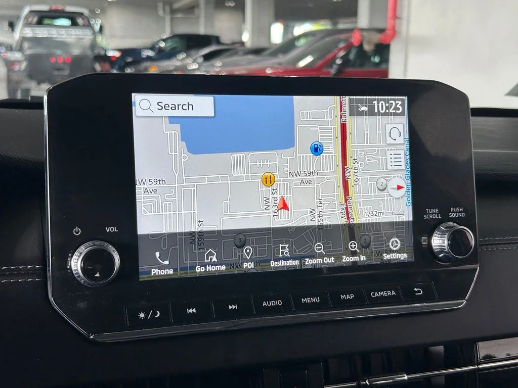 Used 2024 Diamond Mitsubishi SE Black Edition image 22