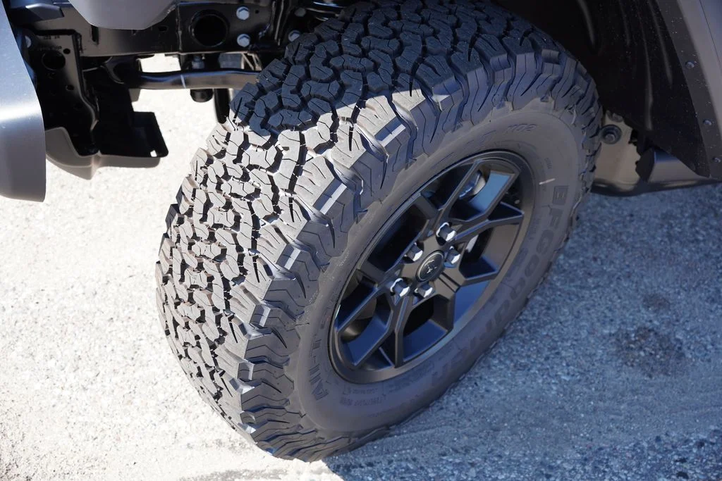 New 2026 Granite Crystal Metallic Clear-Coat Exterior Paint Jeep Willys image 9