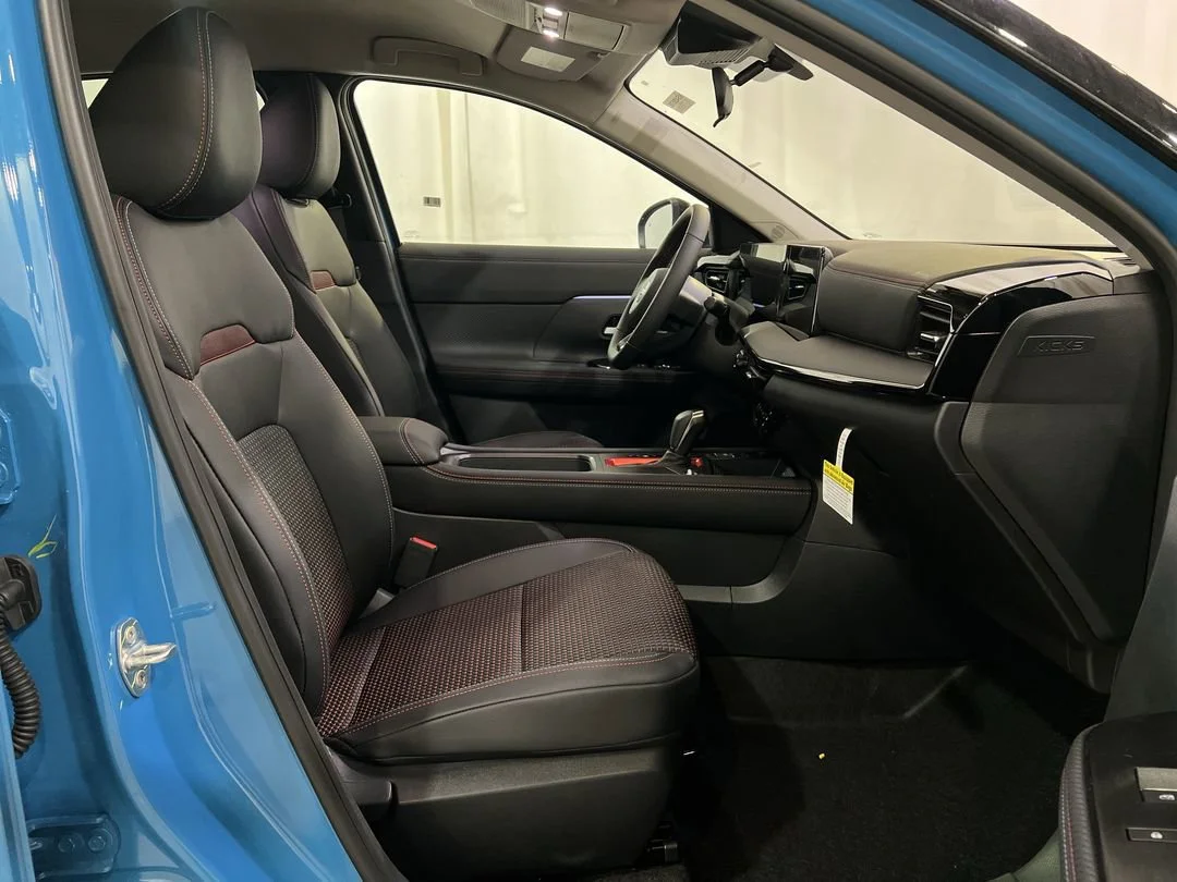 New 2026 Arctic Ice Blue Metallic / Super Black Two-tone Nissan SR image 14